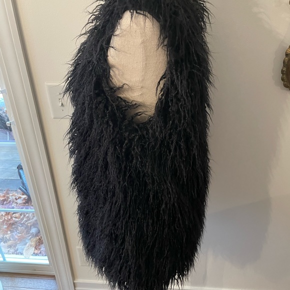 Show Me Your MuMu Faux Fur Vest - Picture 13 of 14